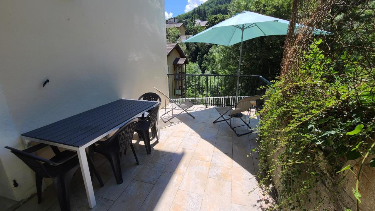 Joli Appartement Renove Avec Terrasse Brides-les-Bains Exterior foto
